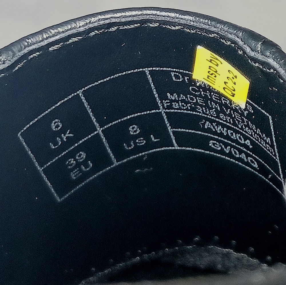 Dr. Martens Chelsea low-cut shoes W8 🖤 - Picture 3 of 14